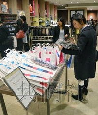 日本百貨店中國顧客免稅銷售額激增近五倍，日用百貨成消費新寵